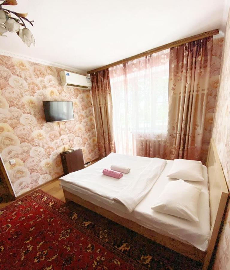Квартира Напротив Аэропорта Apartment Turksib Luaran gambar