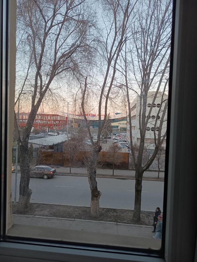 Квартира Напротив Аэропорта Apartment Turksib Luaran gambar